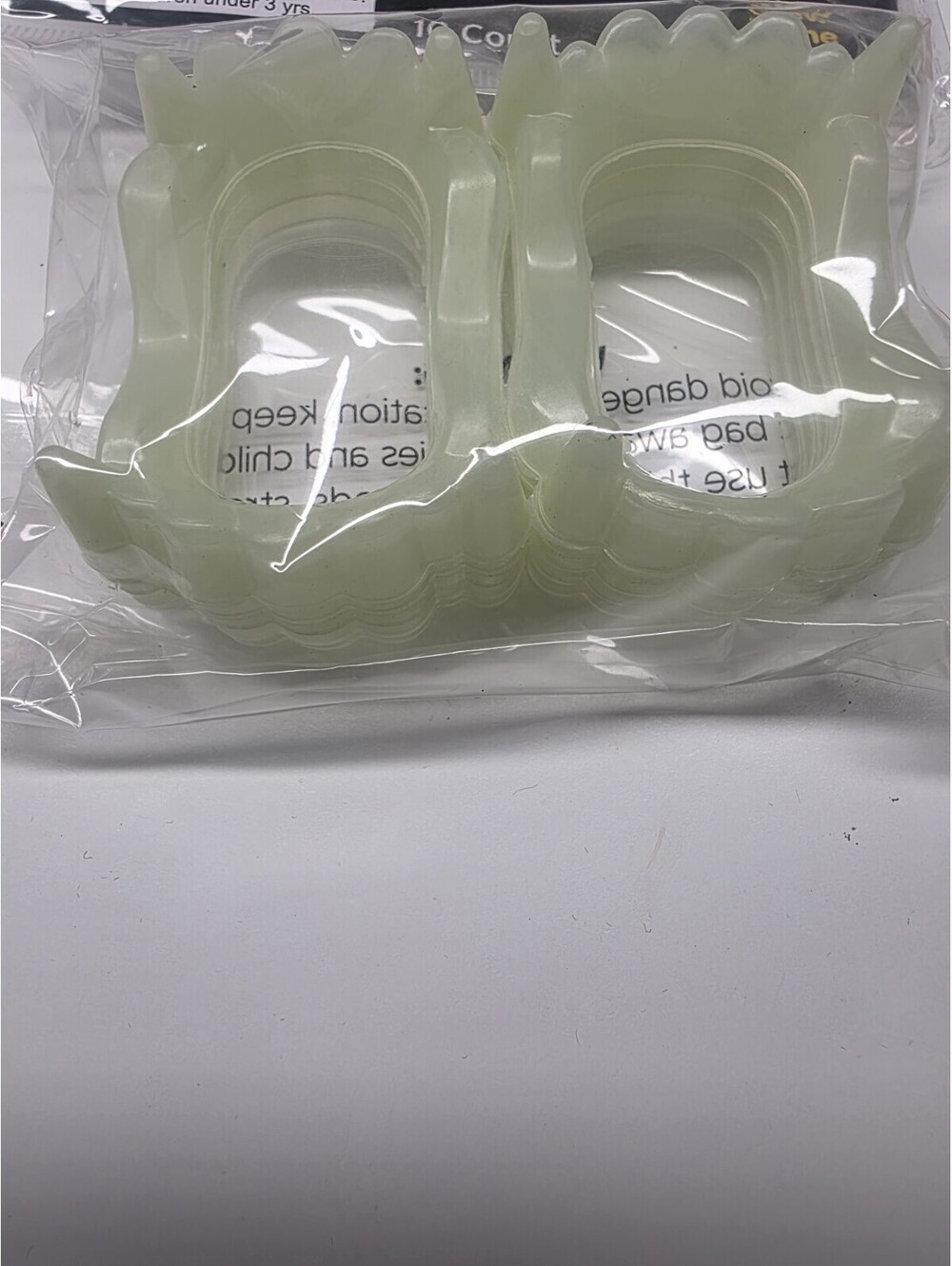 Halloween Teeth Fangs 10 Count Vampire Dracula White Glows In The Dark Fun New